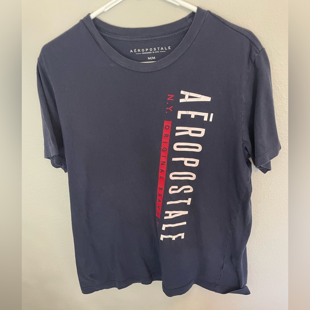Aeropostale Mens Vertical Lettering T-shirt